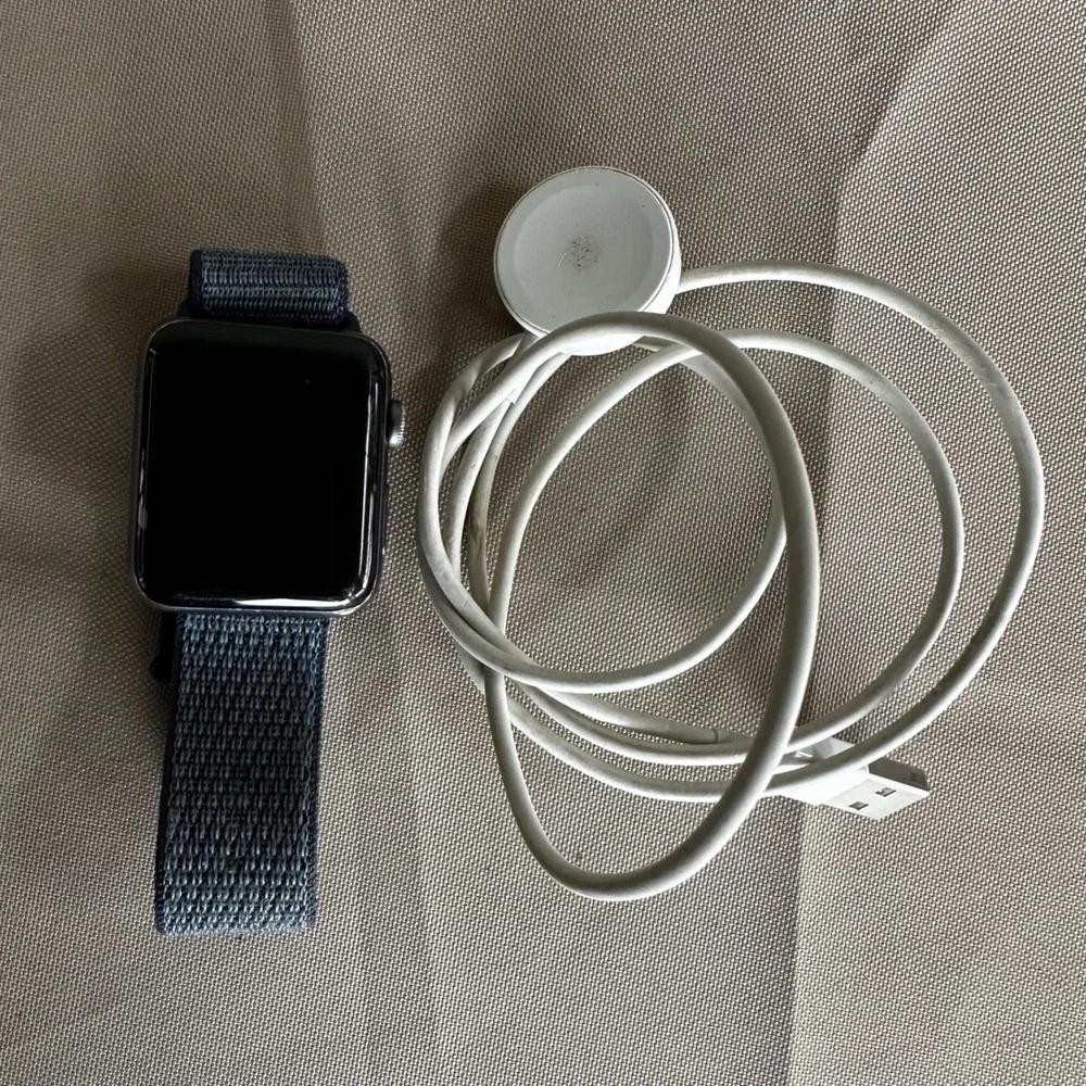 Apple Watch Nike Series 2 GPS 42mm Space Gray Aluminum Sport Loop Band iwatch